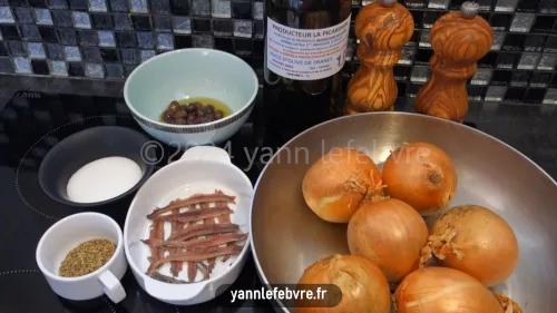 Pissaladière niçoise - ingrédients garniture