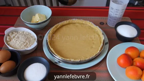 Tarte poire amandine revisitée : recette avec des fruits d'été, les abricots