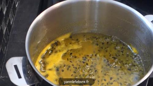 Gâteau fraisier revisité : sirop aux fruits de la passion. Yann Lefebvre