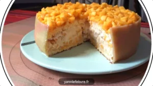 Gâteau fraisier revisité : mangues et sirop aux fruits de la passion. Yann Lefebvre