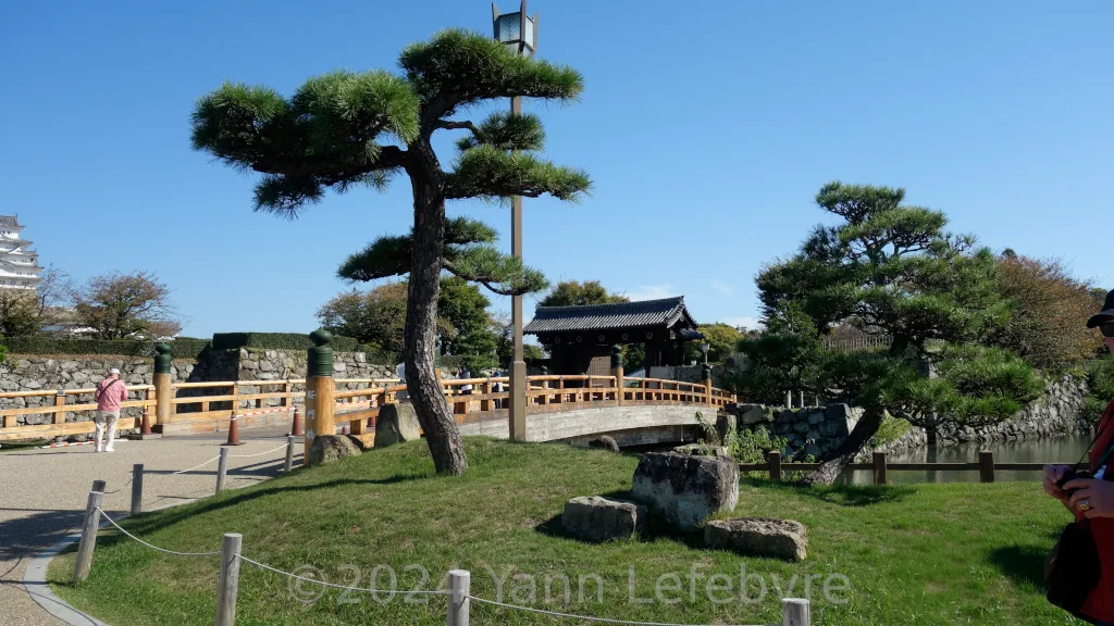 Japon - Château de Himeji - Héron blanc - Portail d'entrée et douves par Yann Lefebvre 2024