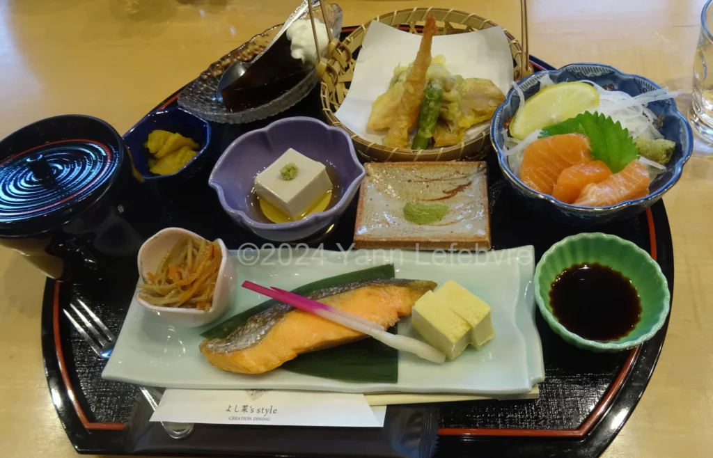 Repas avant la visite du Sanctuaire Fushimi Inari Taisha