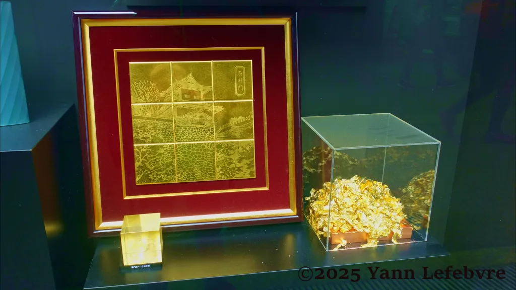 Artisanat feuille d'or : atelier pour créer mes baguettres dorés à la feuille d'or dans le quartier Higashi chaya à Kanazawa par Yann Lefebvre