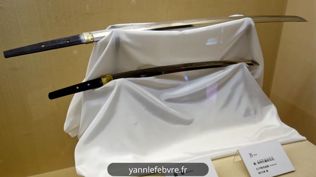 Nagamachi - Quartier des samourais - Sabre de samourai dans la maison Nomura avec Yann Lefebvre