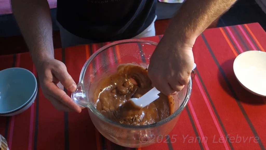 Gâteau au yaourt à la banane avec des pépites de chocolat ! par Yann Lefebvre