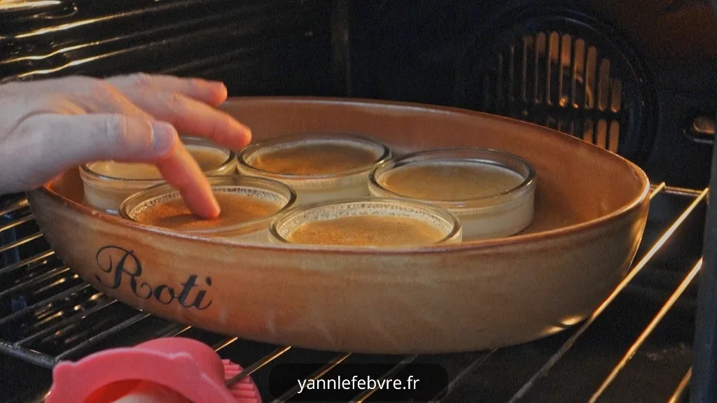 Délicieux dessert, crème brûlée, caramel croquant, texture onctueuse, saveur vanillée par Yann Lefebvre 2025