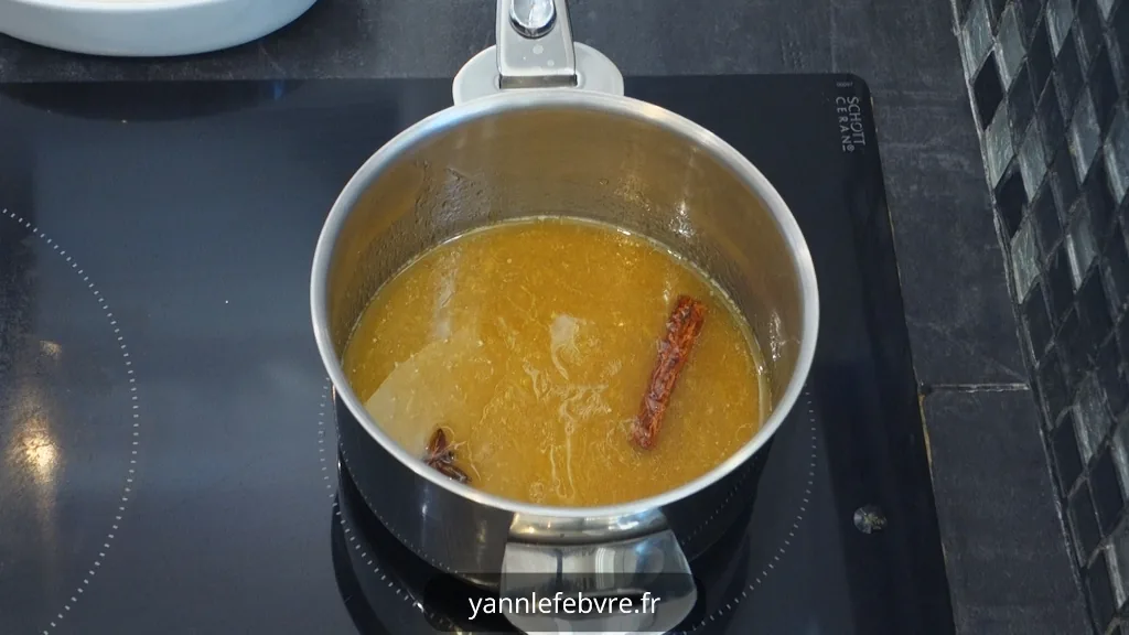 Pain d'épices revisité, zeste de citron, saveur épicée, texture moelleuse, douceur acidulée par Yann Lefebvre 2025