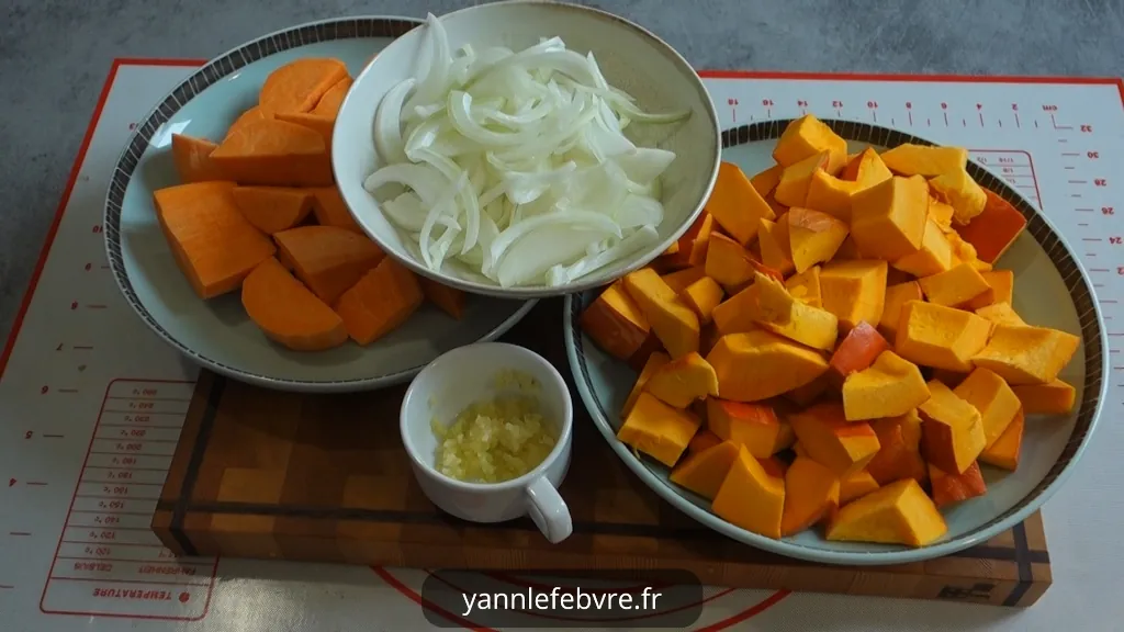 Velouté de potimarron crémeux, sublimé par une tranche de lard grillée, idéal pour l’automne. par Yann Lefebvre 2025