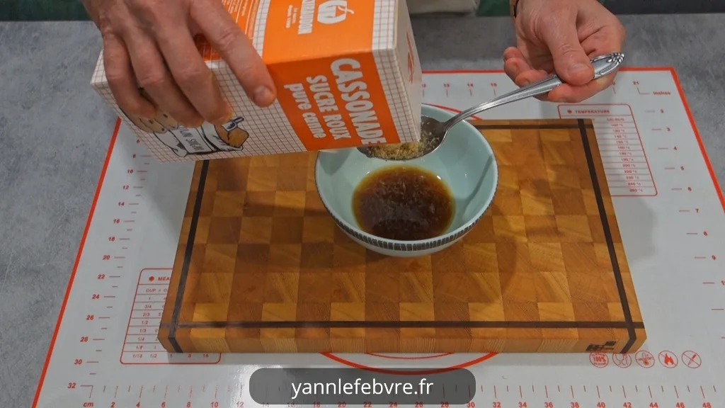 Crevettes à la citronnelle (tôm xào sả) ultra-parfumées, recette authentique vietnamienne par Yann Lefebvre.