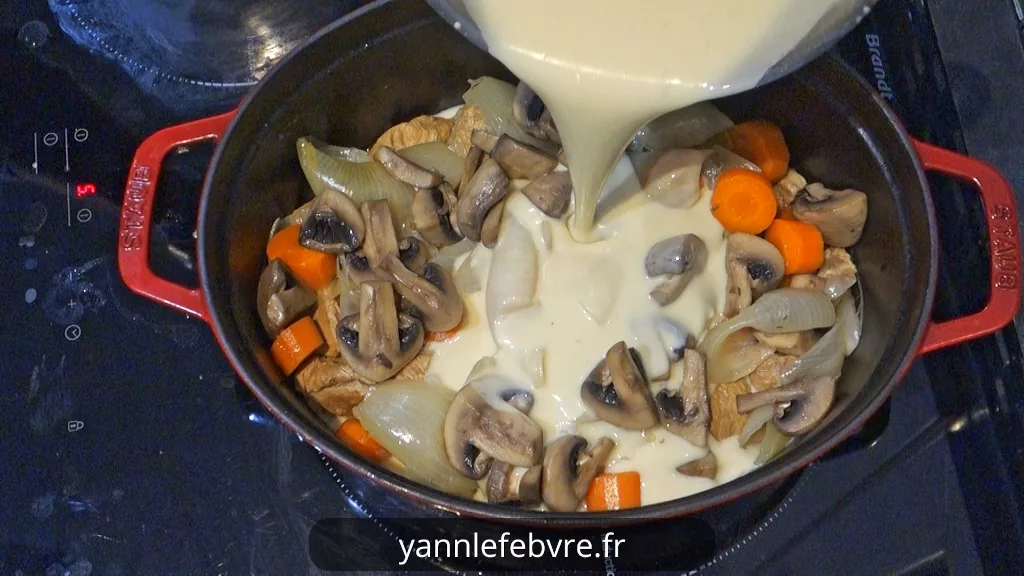 Blanquette de veau traditionnelle servie avec sauce crème par Yann Lefebvre
