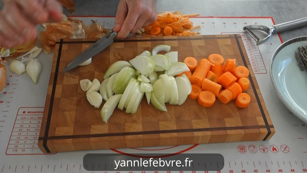 Saucisses aux lentilles : saucisses de Montbéliard et lentilles du Puy bien moelleuses par Yann Lefebvre