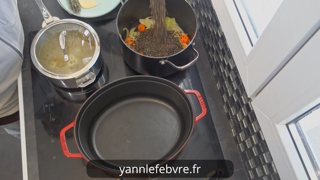 Saucisses aux lentilles : saucisses de Montbéliard et lentilles du Puy bien moelleuses par Yann Lefebvre