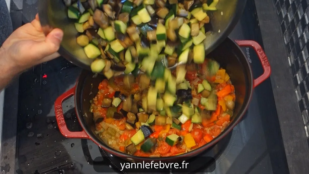 Ratatouille maison par Yann Lefebvre : Recette estivale fondante niçoise-provençale aux légumes d’été.