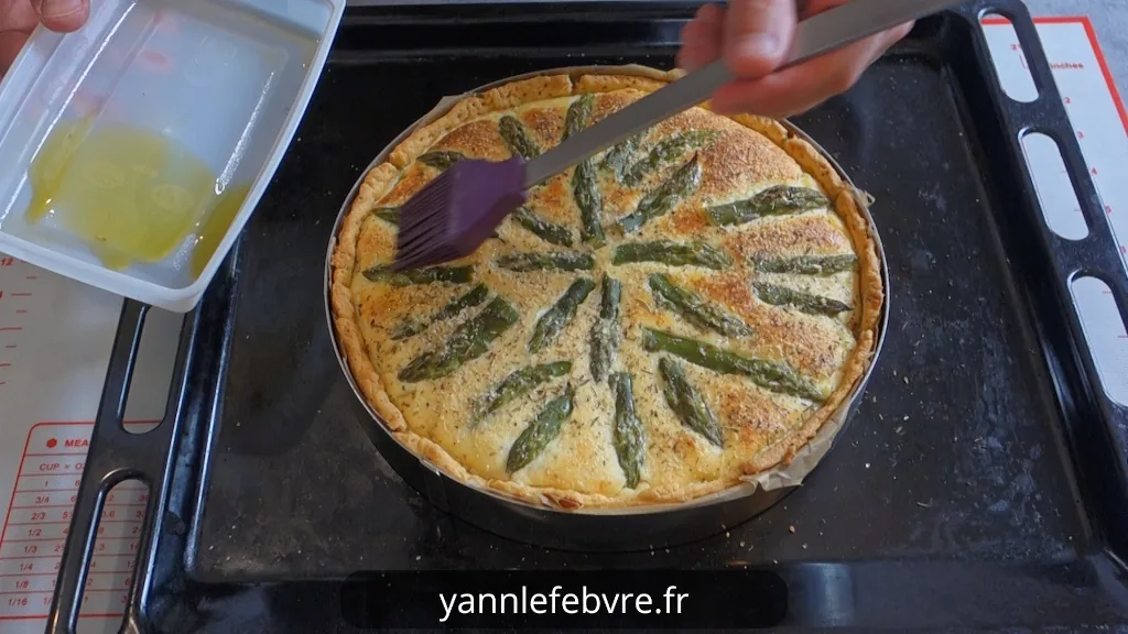 Comment Faire une Délicieuse Tarte Asperges & Brocciu (Pâte au Piment d’Espelette) par Yann Lefebvre