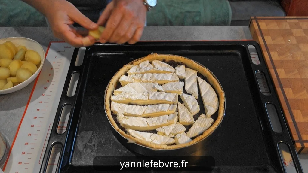 Tarte Camembert, Pommes de Terre & Oignons Gratinés - Recette Facile et Gourmande par Yann Lefebvre !