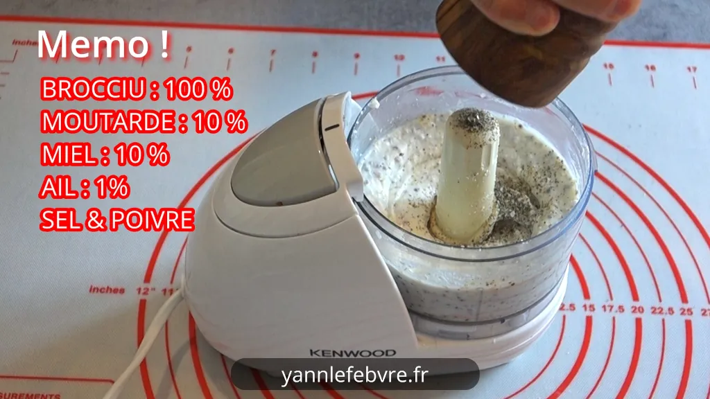Recette dip brocciu, moutarde à l'ancienne et miel par Yann Lefebvre. Un apéritif corse crémeux, facile et rapide qui va conquérir vos convives !