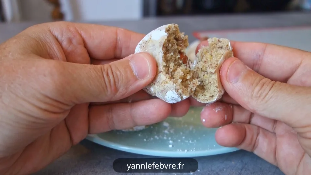 Découvrez comment préparer les authentiques paste di mandorla, les célèbres biscuits siciliens aux amandes, avec une recette facile et traditionnelle par Yann Lefebvre