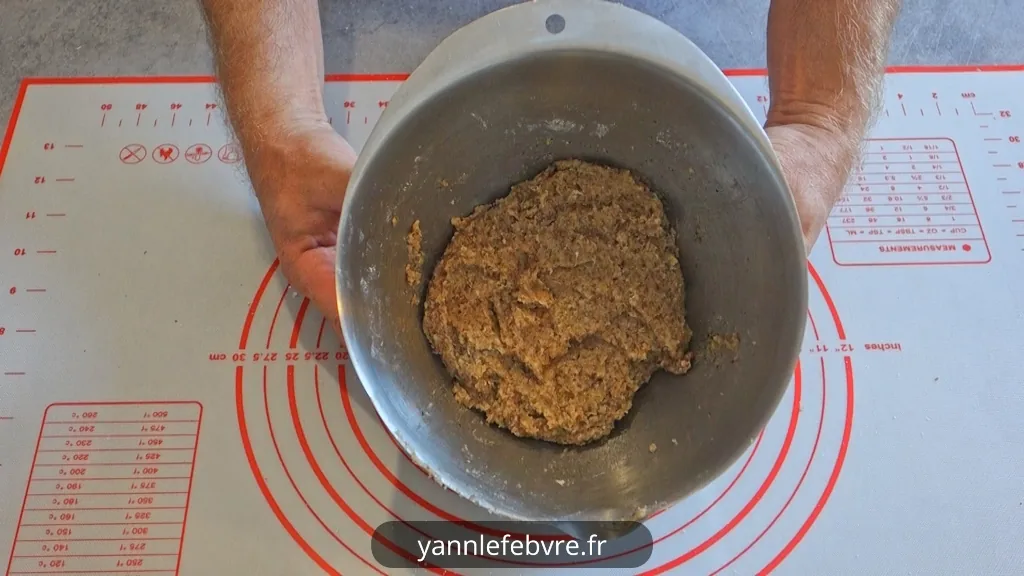 Découvrez comment préparer les authentiques paste di mandorla, les célèbres biscuits siciliens aux amandes, avec une recette facile et traditionnelle par Yann Lefebvre
