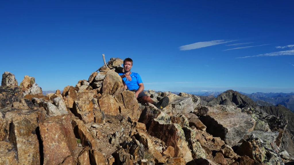Pointe Giegn (2888 m) : Le toit au-dessus du Lac Nègre par Yann Lefebvre