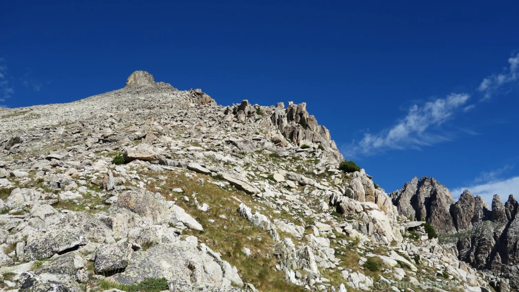 Pointe Giegn (2888 m) : Le toit au-dessus du Lac Nègre par Yann Lefebvre