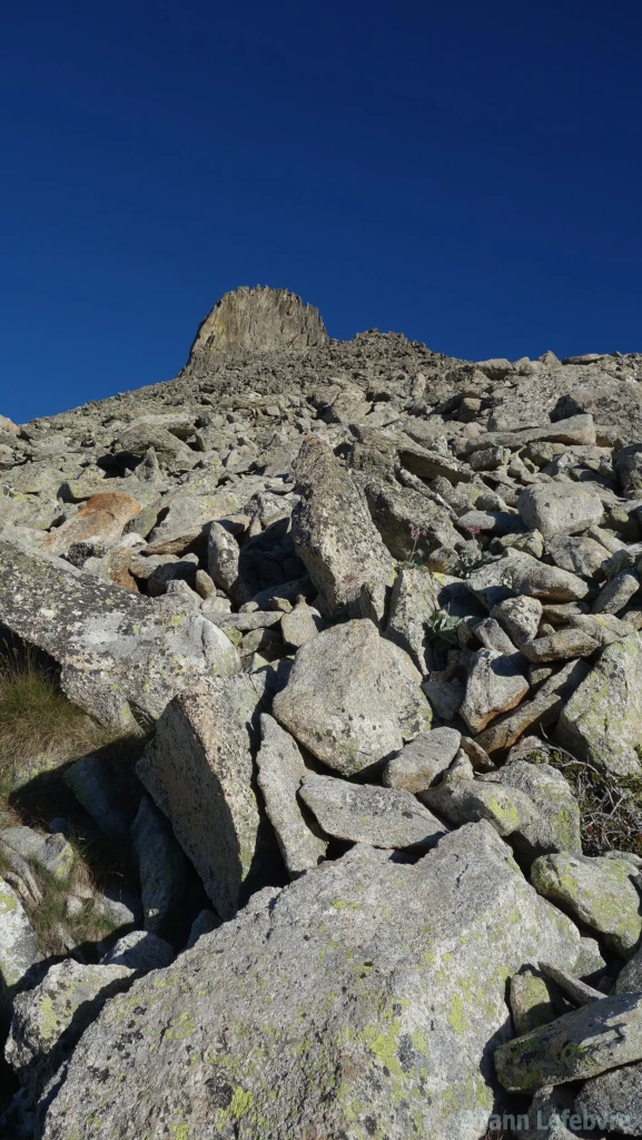 Pointe Giegn (2888 m) : Le toit au-dessus du Lac Nègre par Yann Lefebvre