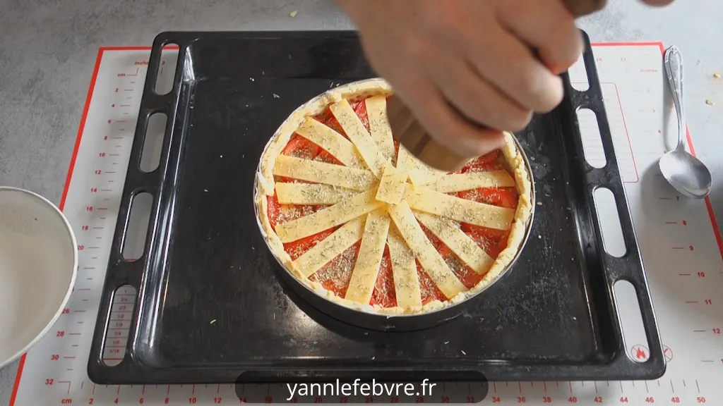 Tarte à la tomate provençale du moment ! Des tomates gorgées de soleil et des herbes de Provence par Yann Lefebvre